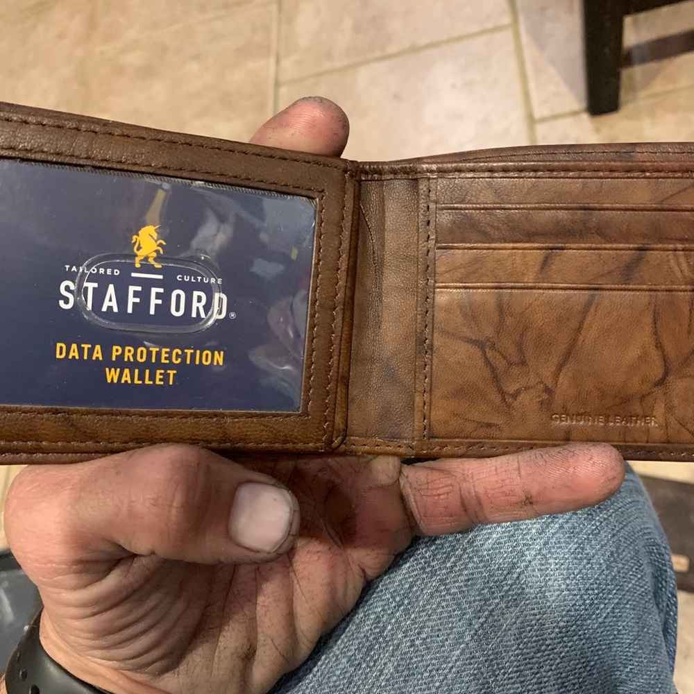 Men’s Wallet - Picture 3 of 3
